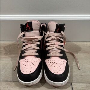 Air Jordan 1 Mid Black Atmosphere pink size 5.5y